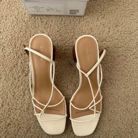 & Other Stories White Strappy Sandals, size 8 NWT - Picture 3 of 4